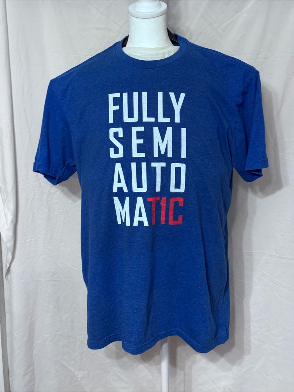 Men’s blue graphic t shirt